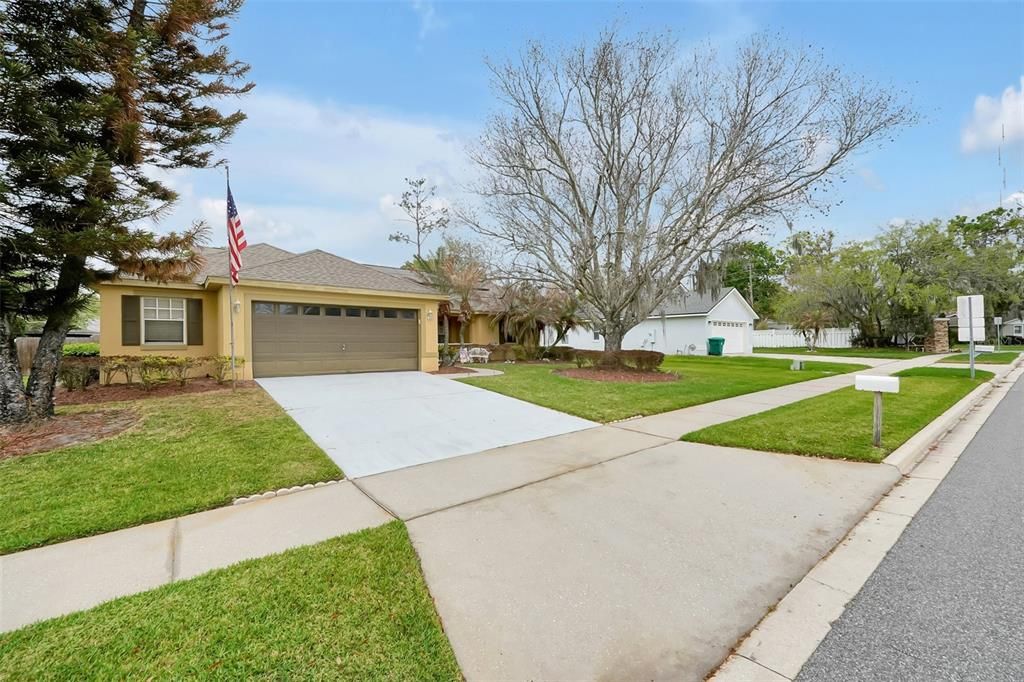 Activo con contrato: $429,975 (3 camas, 2 baños, 1582 Pies cuadrados)