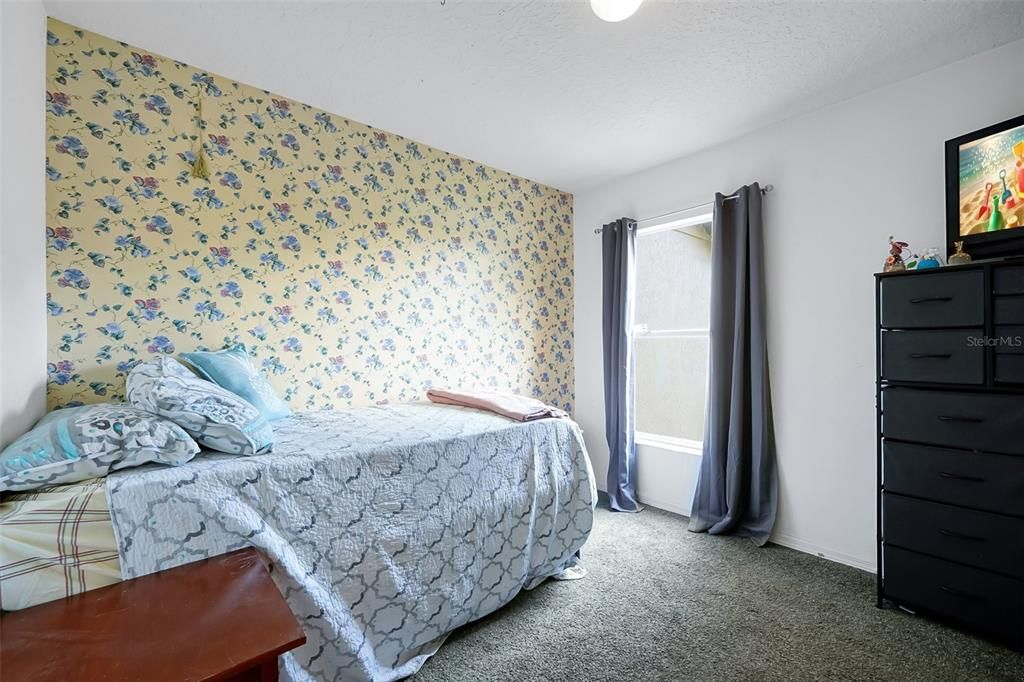 Activo con contrato: $429,975 (3 camas, 2 baños, 1582 Pies cuadrados)