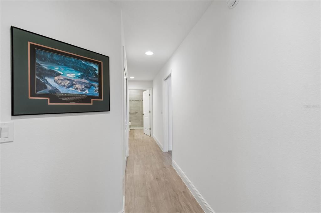 En Venta: $1,250,000 (4 camas, 2 baños, 2555 Pies cuadrados)