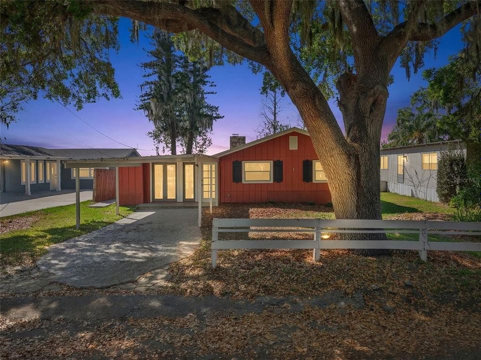 For Sale: $154,500 (2 beds, 1 baths, 960 Square Feet)