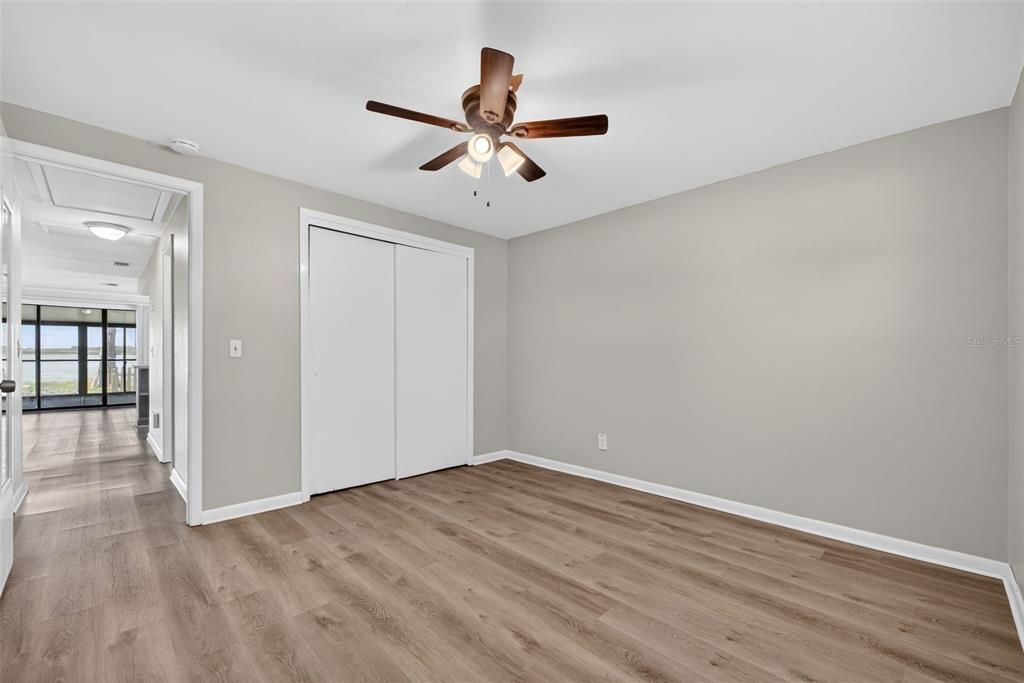 For Sale: $154,500 (2 beds, 1 baths, 960 Square Feet)