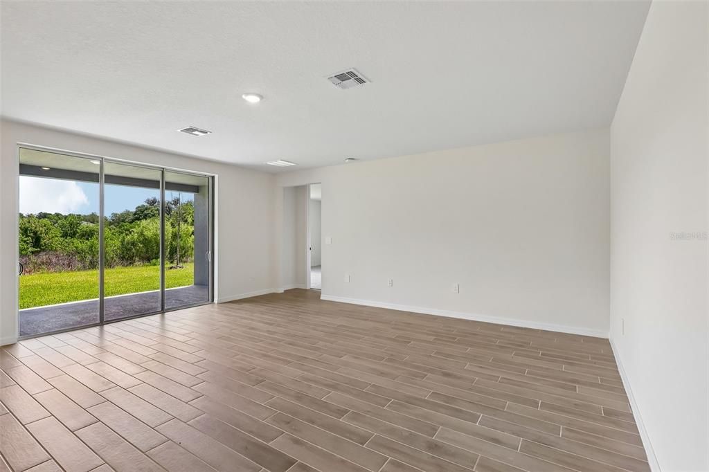 Active With Contract: $435,740 (4 beds, 3 baths, 2793 Square Feet)