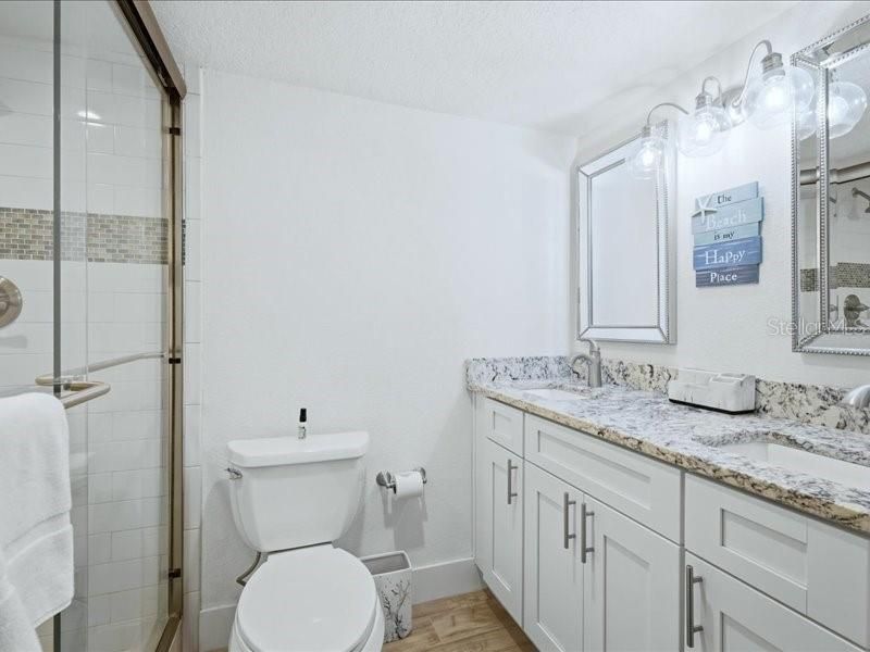 Activo con contrato: $549,000 (2 camas, 2 baños, 1085 Pies cuadrados)