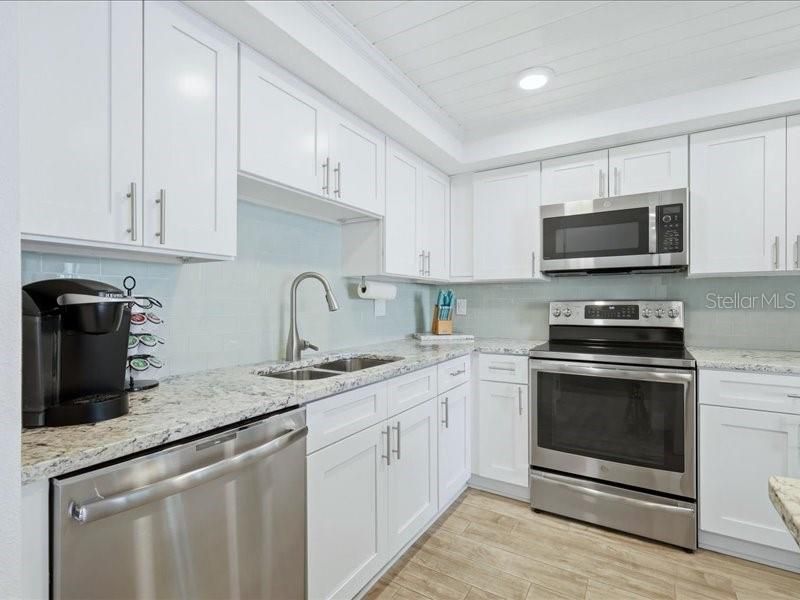 Activo con contrato: $549,000 (2 camas, 2 baños, 1085 Pies cuadrados)