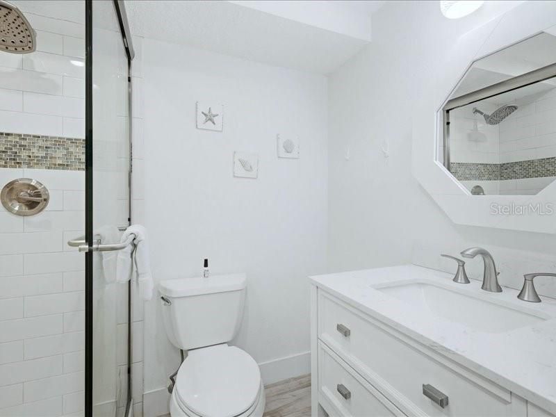 Activo con contrato: $549,000 (2 camas, 2 baños, 1085 Pies cuadrados)
