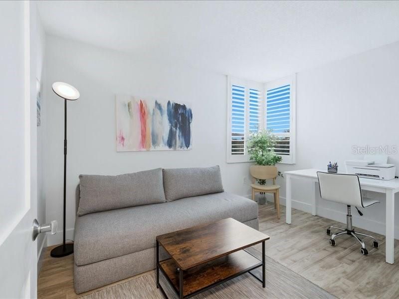 Activo con contrato: $549,000 (2 camas, 2 baños, 1085 Pies cuadrados)