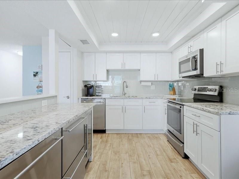 Activo con contrato: $549,000 (2 camas, 2 baños, 1085 Pies cuadrados)