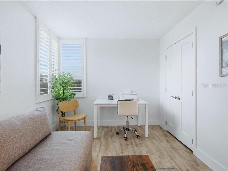 Activo con contrato: $549,000 (2 camas, 2 baños, 1085 Pies cuadrados)