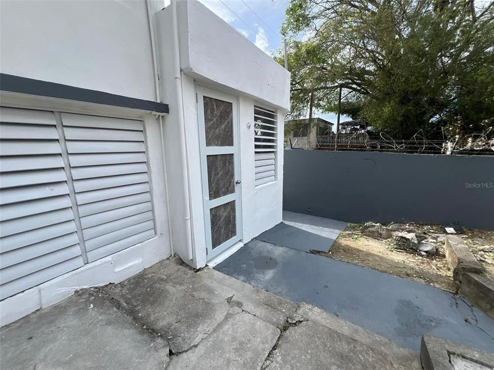 Activo con contrato: $205,000 (4 camas, 2 baños, 1646 Pies cuadrados)