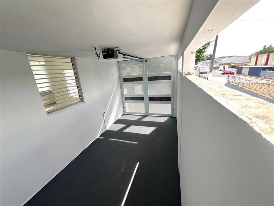 Activo con contrato: $205,000 (4 camas, 2 baños, 1646 Pies cuadrados)