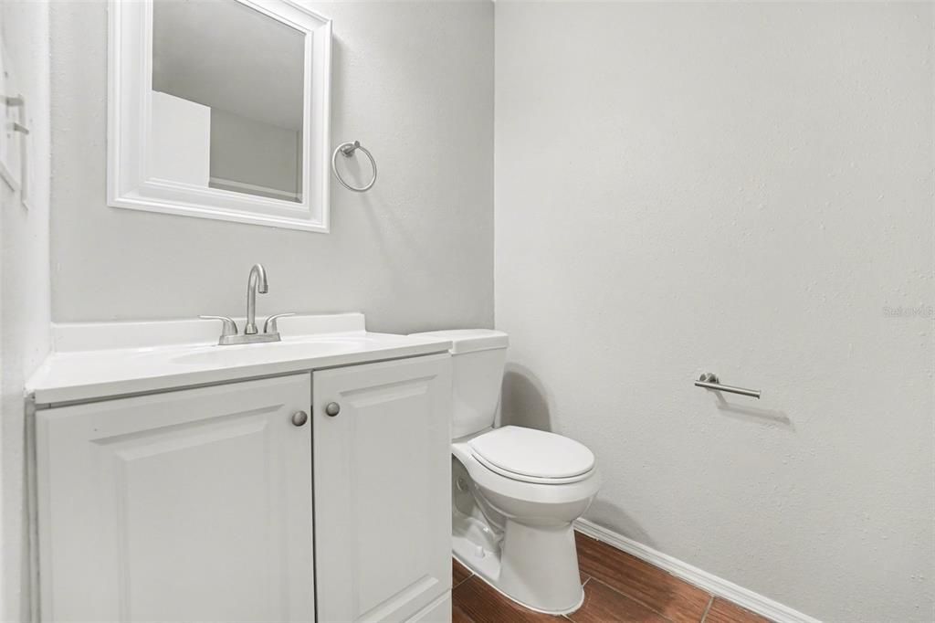 Под контрактом: $239,900 (3 спален, 2 ванн, 1316 Квадратных фут)