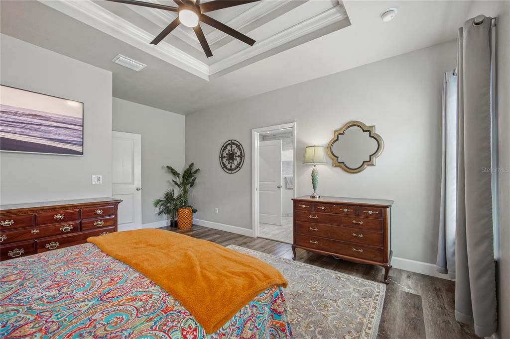 Activo con contrato: $410,000 (3 camas, 2 baños, 1695 Pies cuadrados)