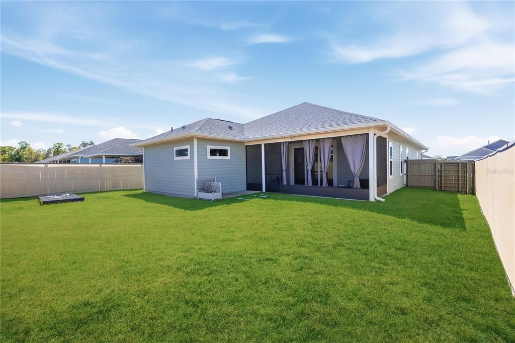 Activo con contrato: $410,000 (3 camas, 2 baños, 1695 Pies cuadrados)