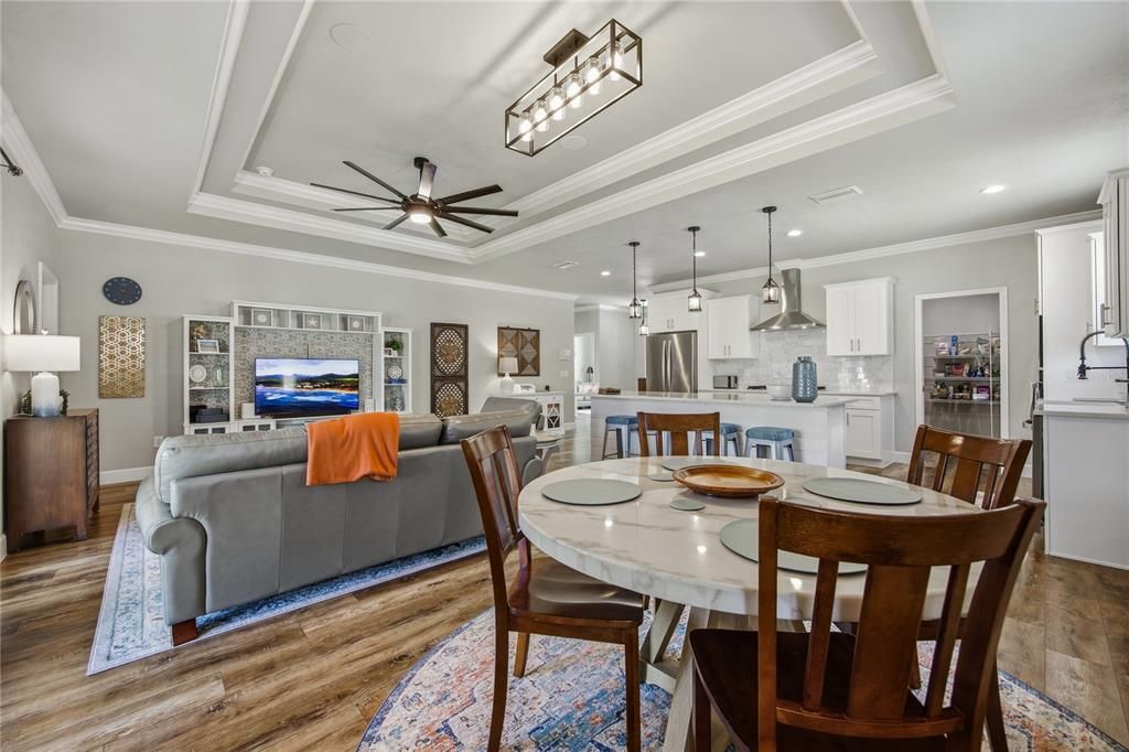 Activo con contrato: $410,000 (3 camas, 2 baños, 1695 Pies cuadrados)