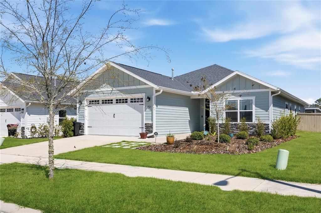 Activo con contrato: $410,000 (3 camas, 2 baños, 1695 Pies cuadrados)