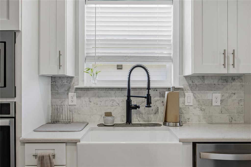 Activo con contrato: $410,000 (3 camas, 2 baños, 1695 Pies cuadrados)