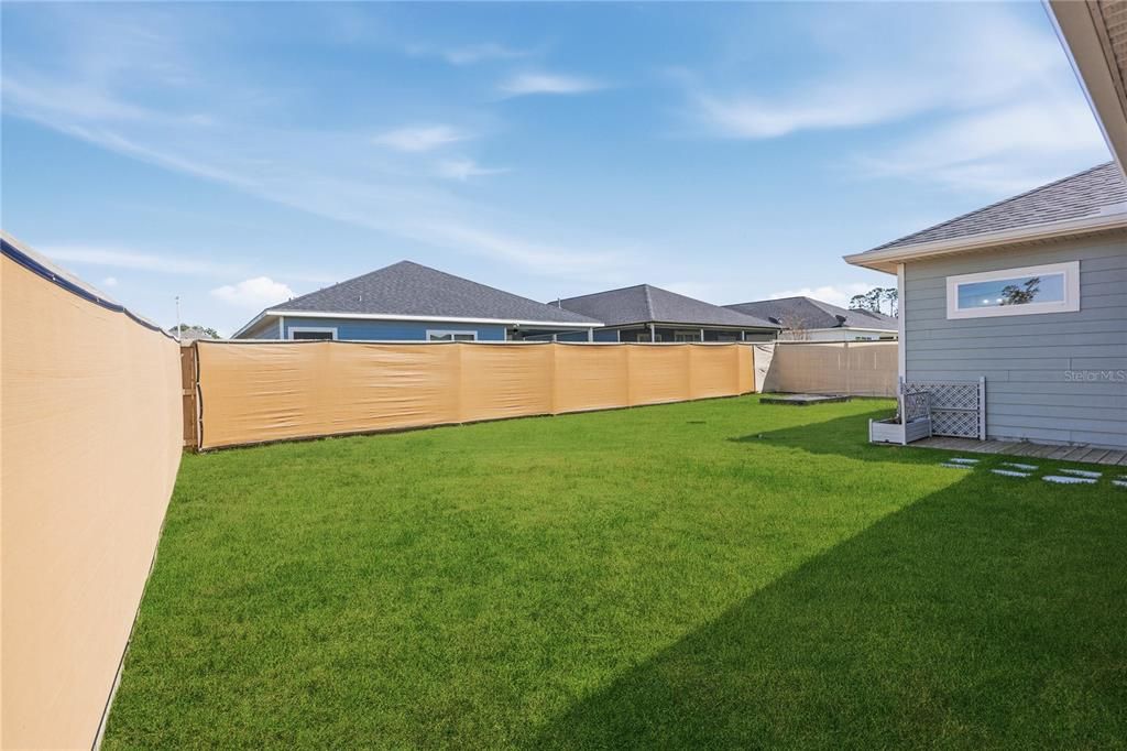 Activo con contrato: $410,000 (3 camas, 2 baños, 1695 Pies cuadrados)