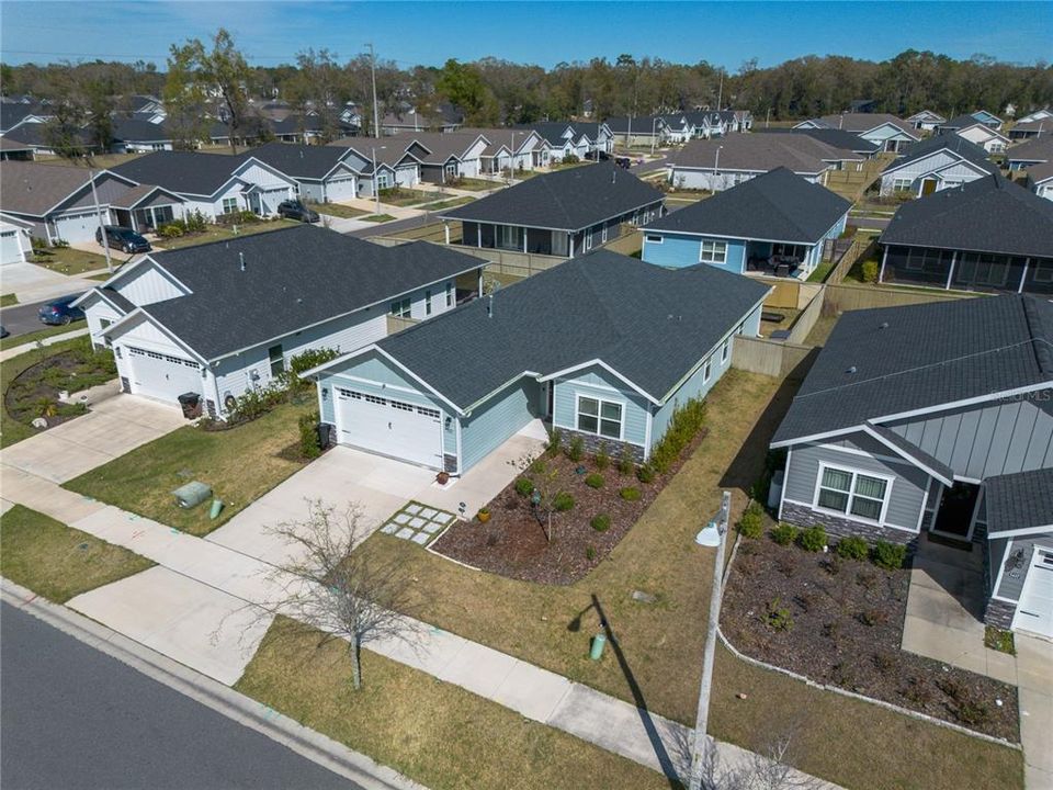 Activo con contrato: $410,000 (3 camas, 2 baños, 1695 Pies cuadrados)