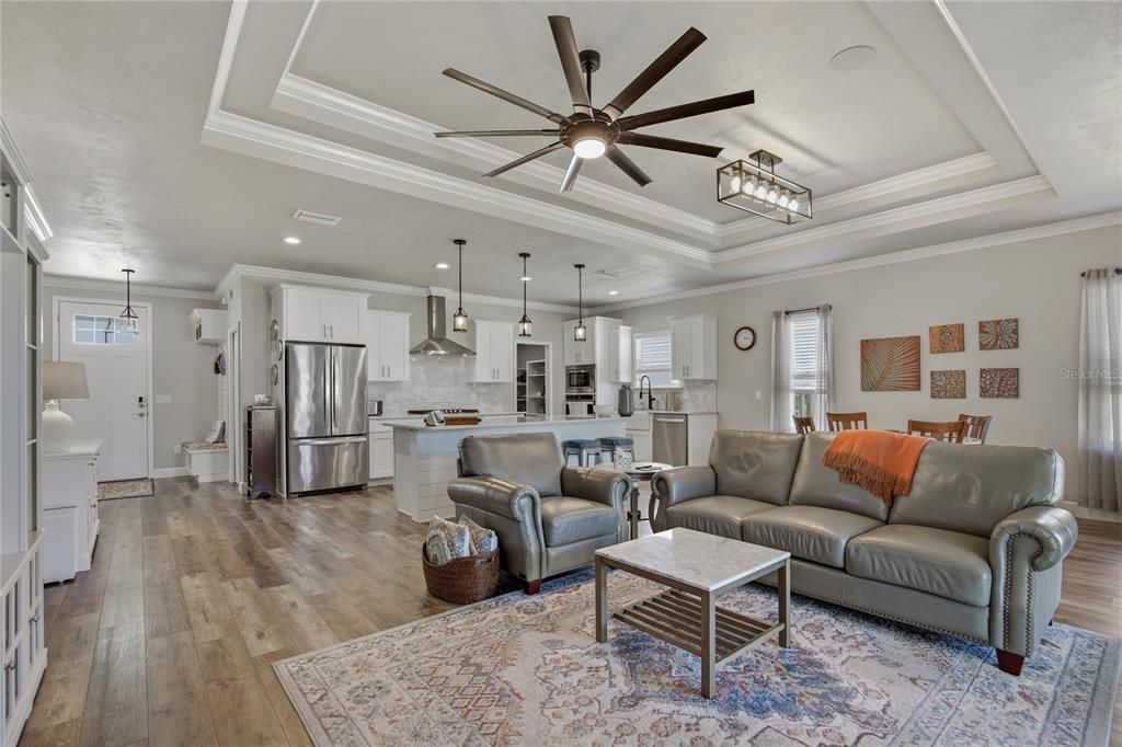 Activo con contrato: $410,000 (3 camas, 2 baños, 1695 Pies cuadrados)