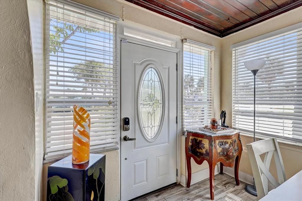 На продажу: $1,088,000 (3 спален, 0 ванн, 1949 Квадратных фут)