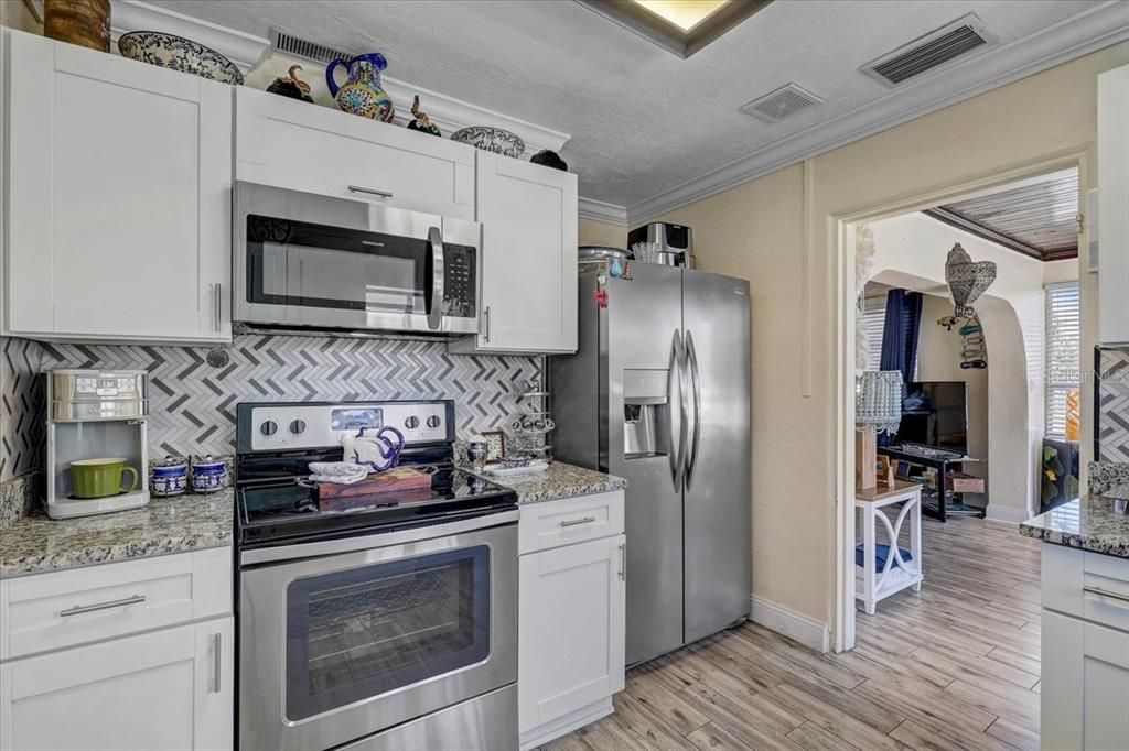 На продажу: $1,088,000 (3 спален, 0 ванн, 1949 Квадратных фут)