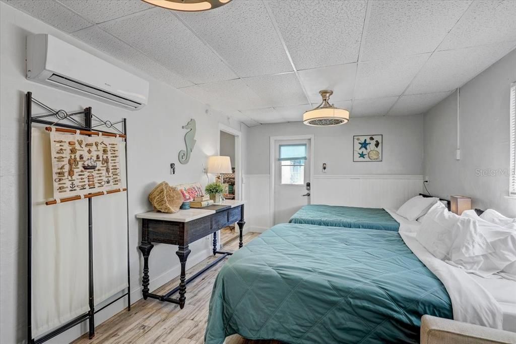 На продажу: $1,088,000 (3 спален, 0 ванн, 1949 Квадратных фут)