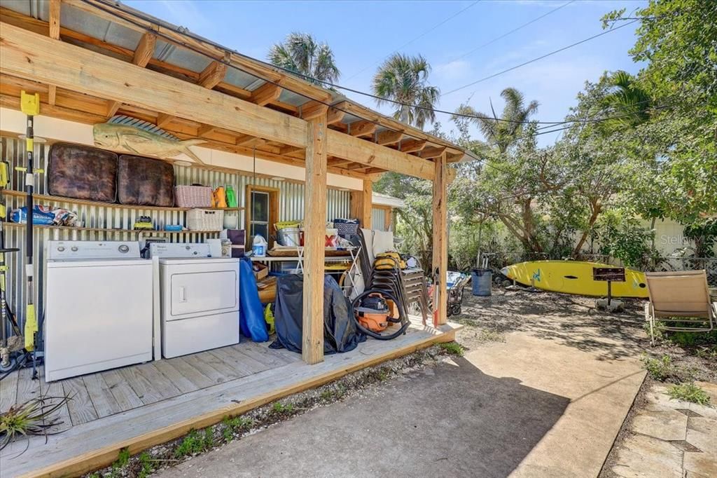 На продажу: $1,088,000 (3 спален, 0 ванн, 1949 Квадратных фут)