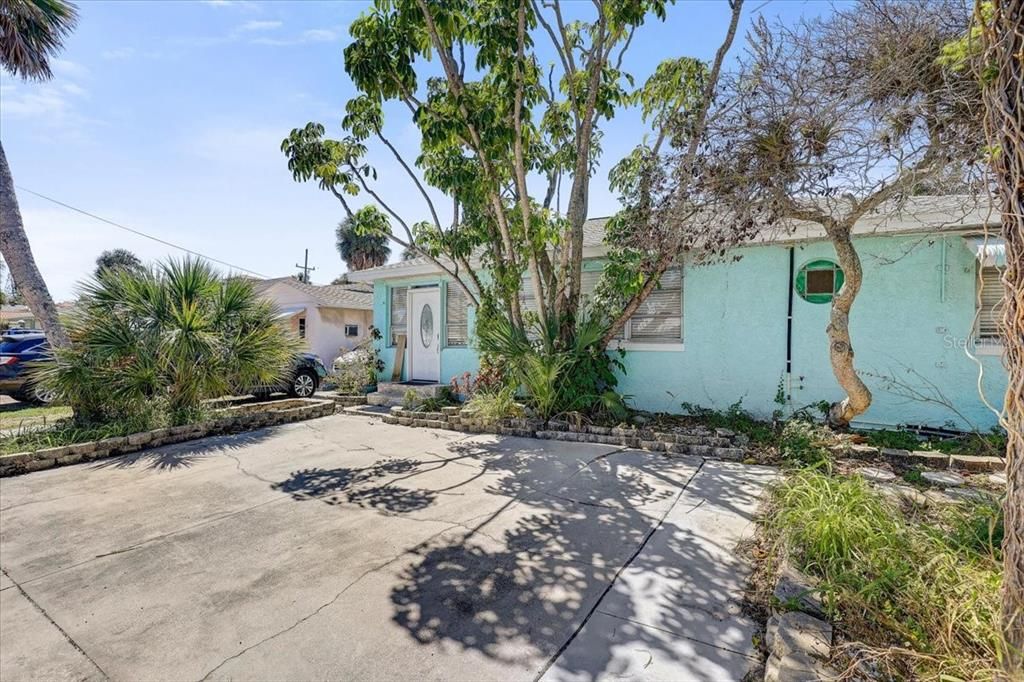 На продажу: $1,088,000 (3 спален, 0 ванн, 1949 Квадратных фут)