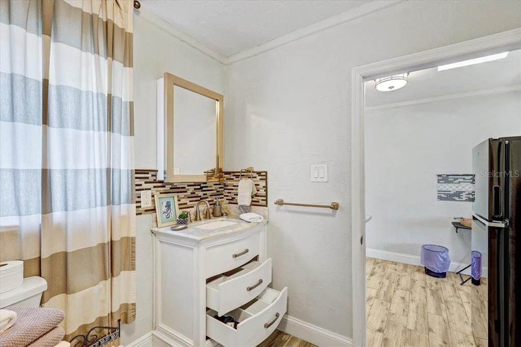 На продажу: $1,088,000 (3 спален, 0 ванн, 1949 Квадратных фут)