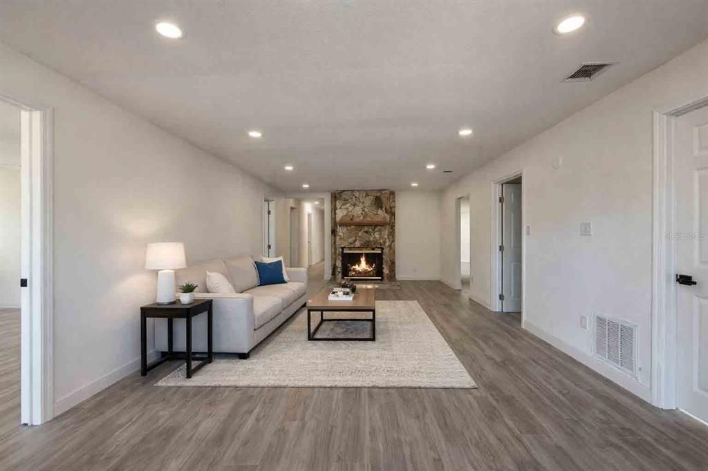 For Sale: $299,900 (5 beds, 2 baths, 2400 Square Feet)