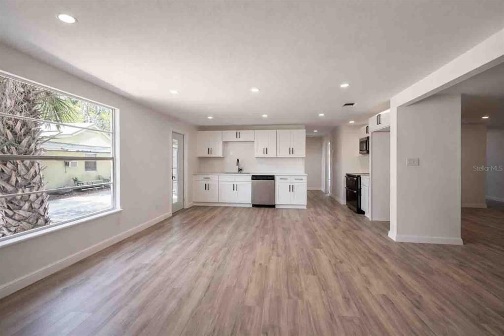 For Sale: $299,900 (5 beds, 2 baths, 2400 Square Feet)
