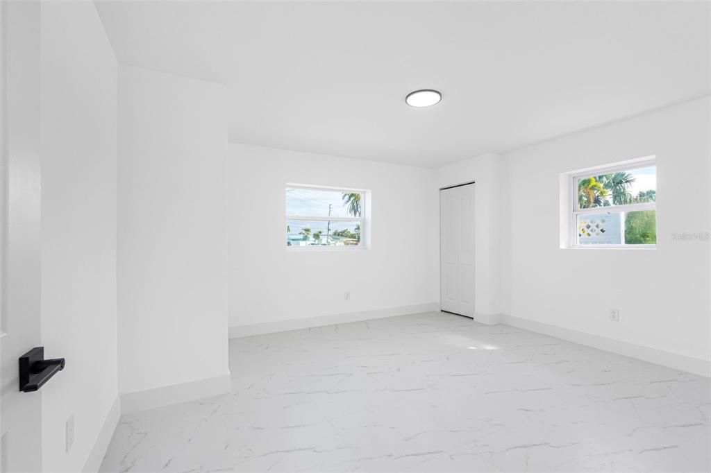 Activo con contrato: $3,900 (3 camas, 2 baños, 1796 Pies cuadrados)