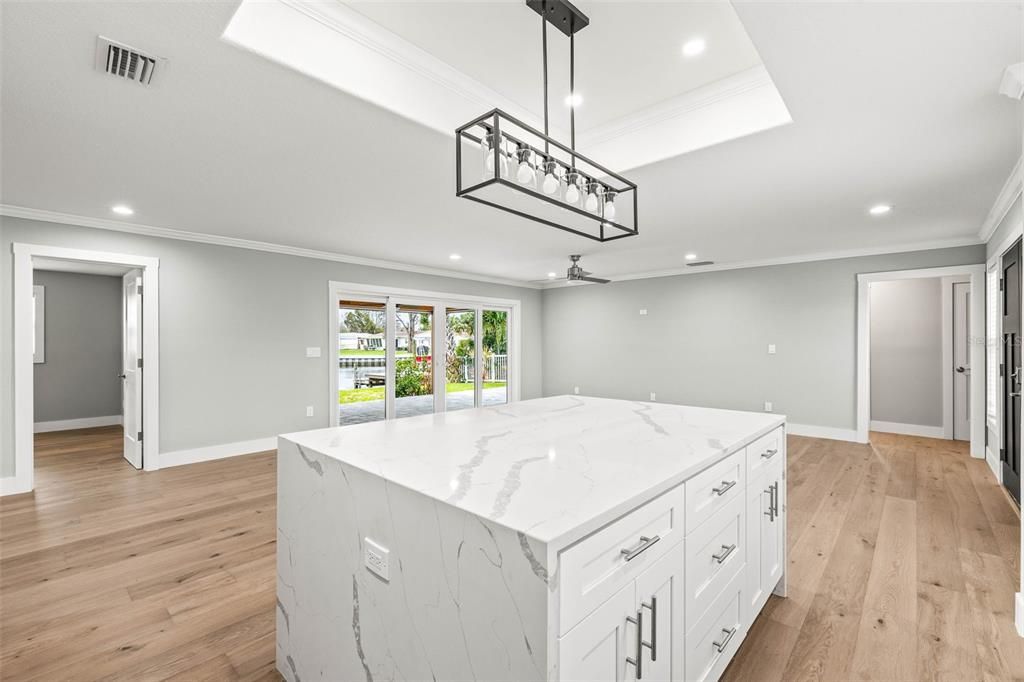 En Venta: $889,000 (4 camas, 2 baños, 1860 Pies cuadrados)