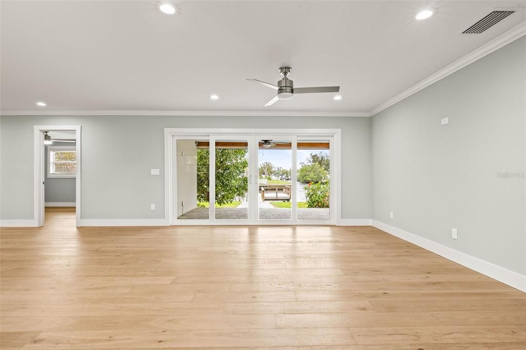En Venta: $889,000 (4 camas, 2 baños, 1860 Pies cuadrados)