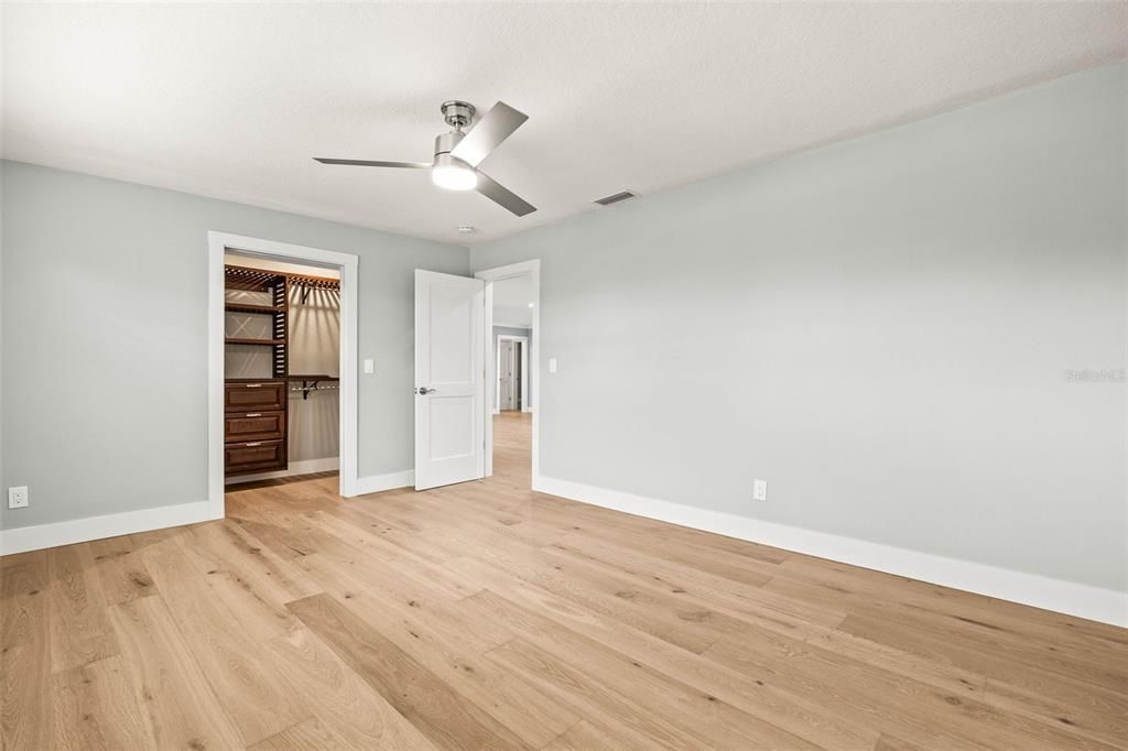 En Venta: $889,000 (4 camas, 2 baños, 1860 Pies cuadrados)