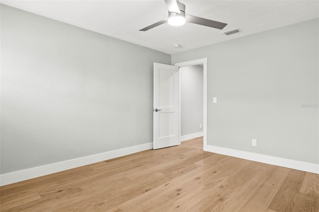 En Venta: $889,000 (4 camas, 2 baños, 1860 Pies cuadrados)