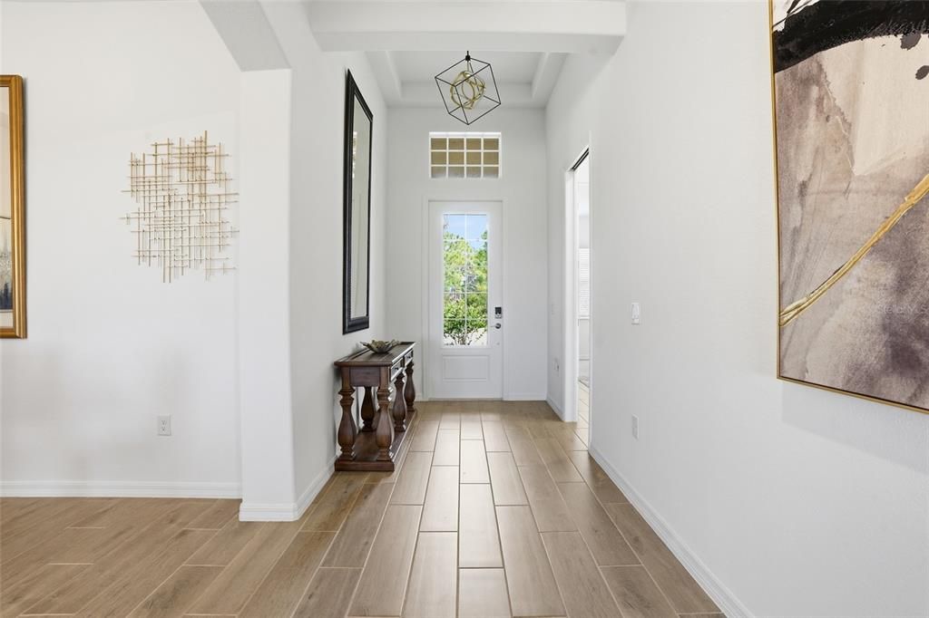Activo con contrato: $599,000 (3 camas, 2 baños, 2046 Pies cuadrados)
