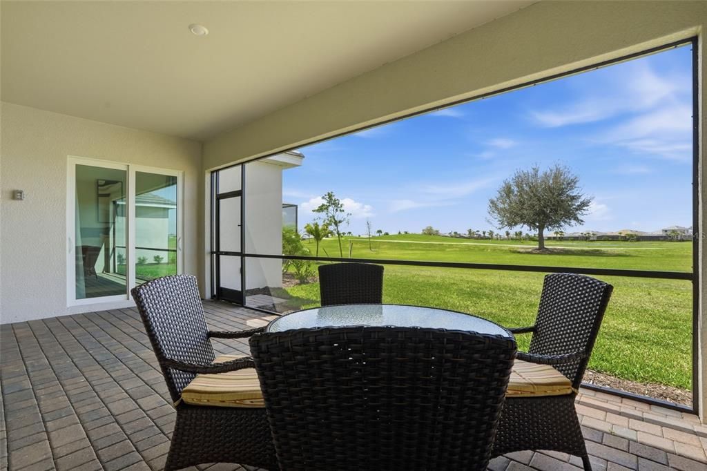 Activo con contrato: $599,000 (3 camas, 2 baños, 2046 Pies cuadrados)