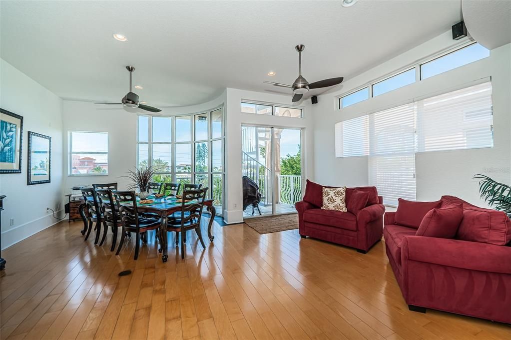 For Sale: $1,495,000 (3 beds, 3 baths, 3080 Square Feet)