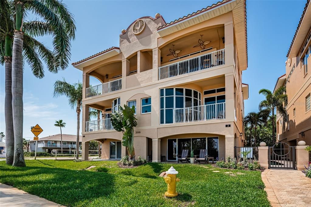 For Sale: $1,495,000 (3 beds, 3 baths, 3080 Square Feet)