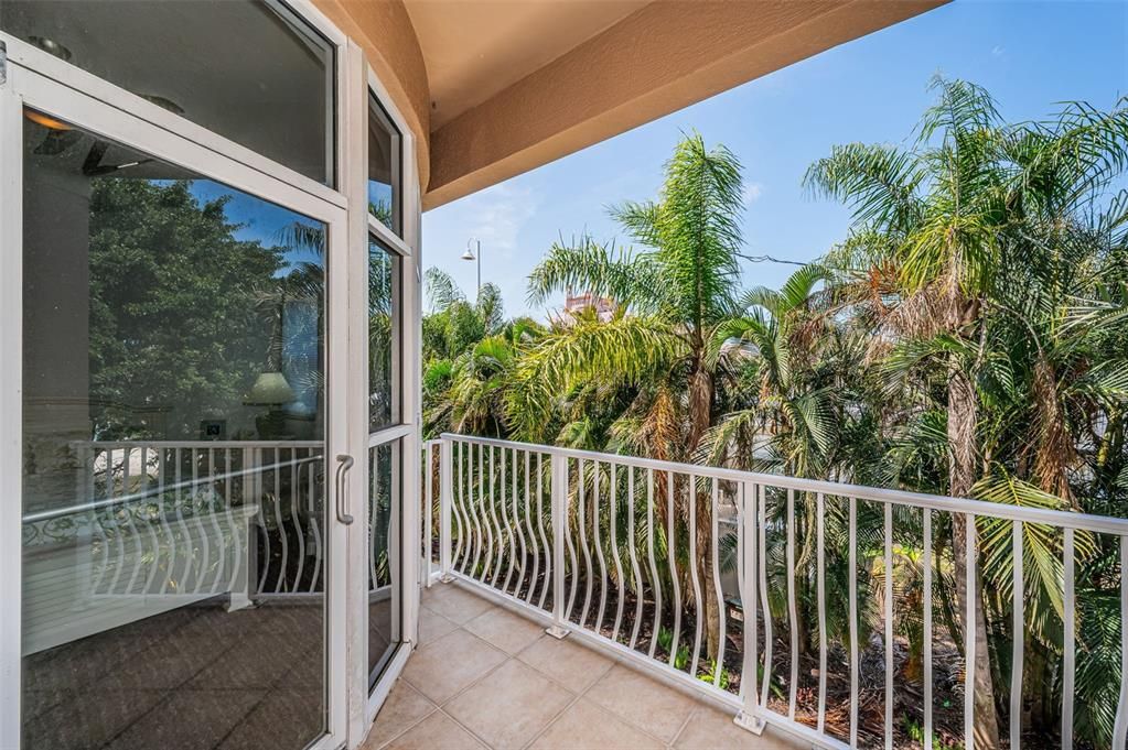 For Sale: $1,495,000 (3 beds, 3 baths, 3080 Square Feet)