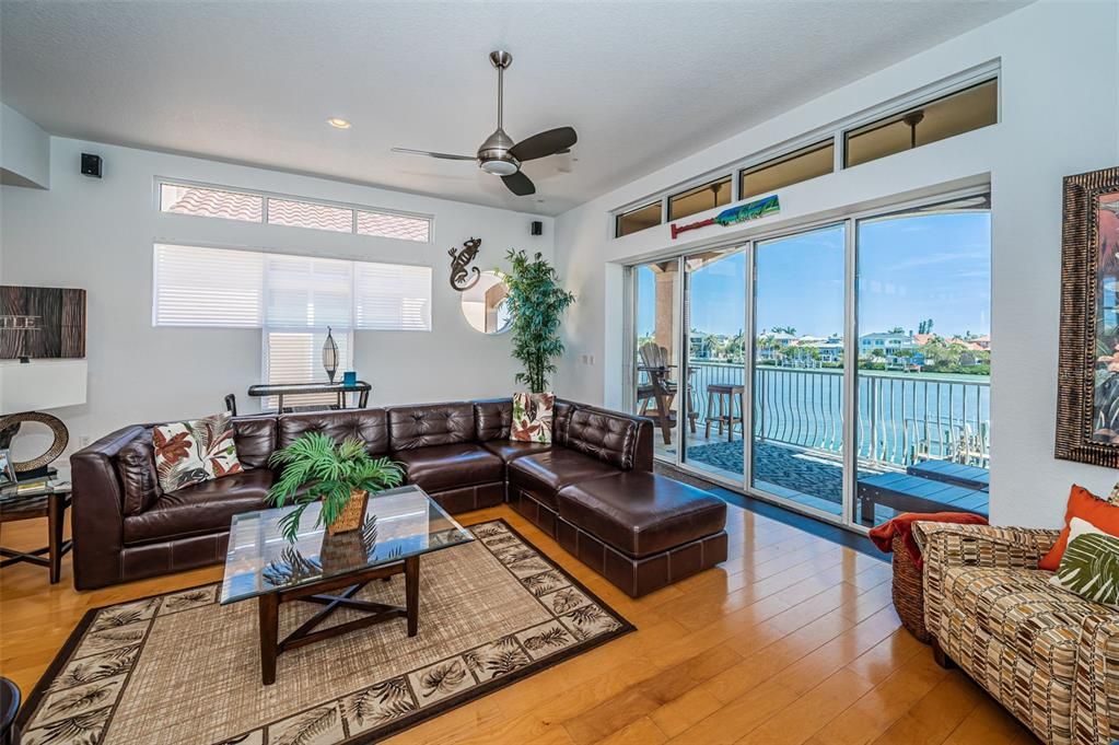 For Sale: $1,495,000 (3 beds, 3 baths, 3080 Square Feet)