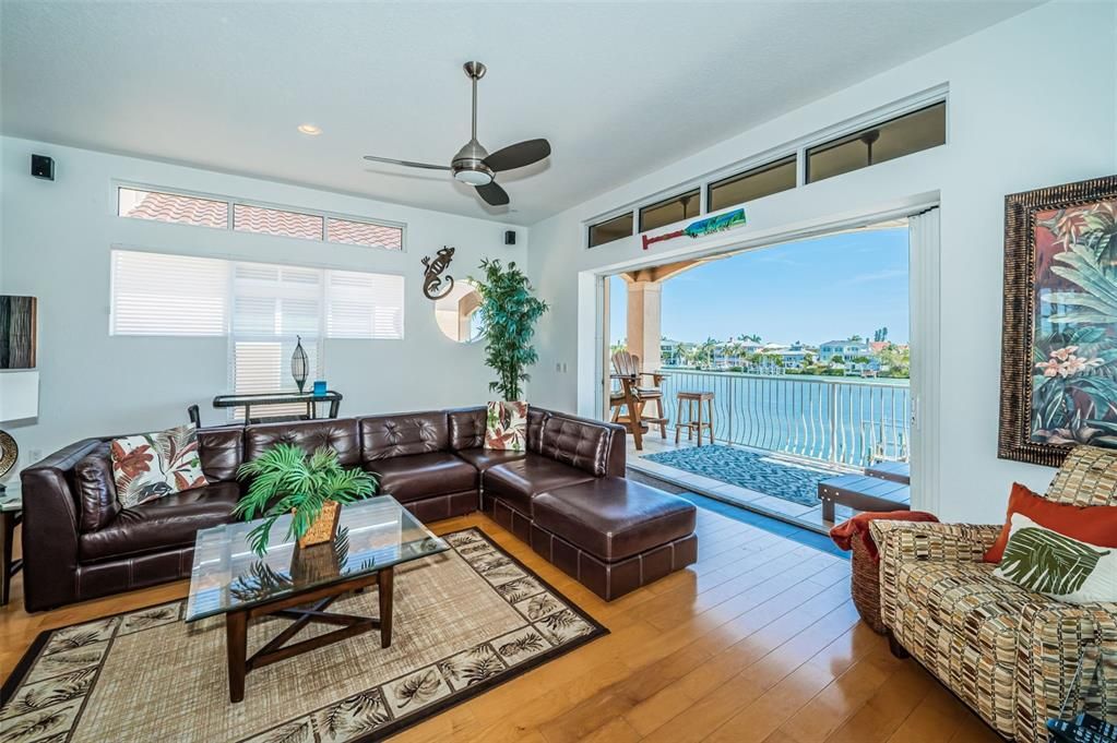 For Sale: $1,495,000 (3 beds, 3 baths, 3080 Square Feet)