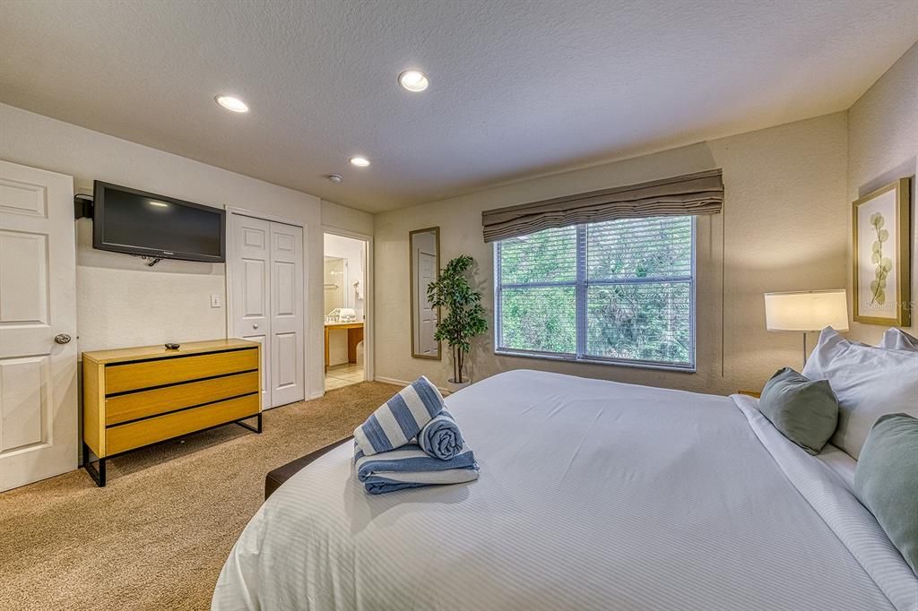 For Sale: $350,000 (4 beds, 3 baths, 1440 Square Feet)
