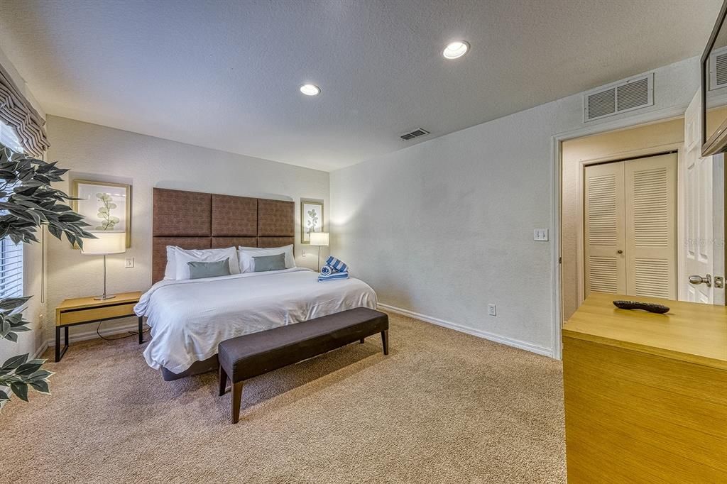 For Sale: $350,000 (4 beds, 3 baths, 1440 Square Feet)