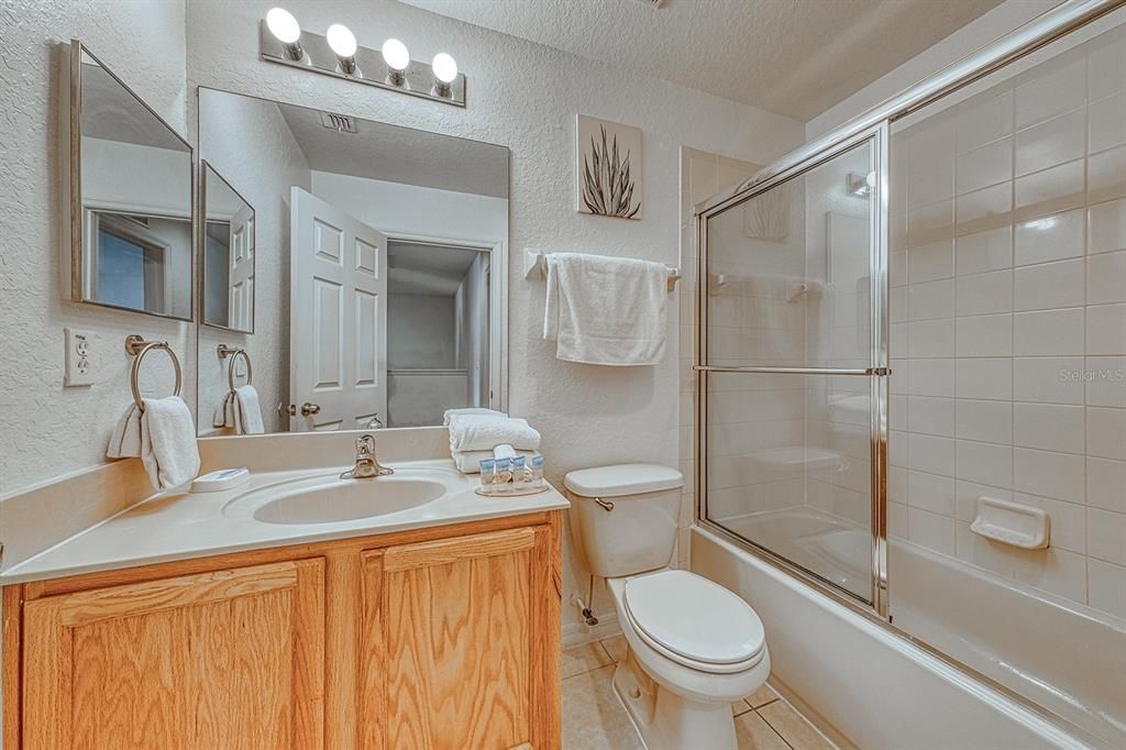 For Sale: $350,000 (4 beds, 3 baths, 1440 Square Feet)
