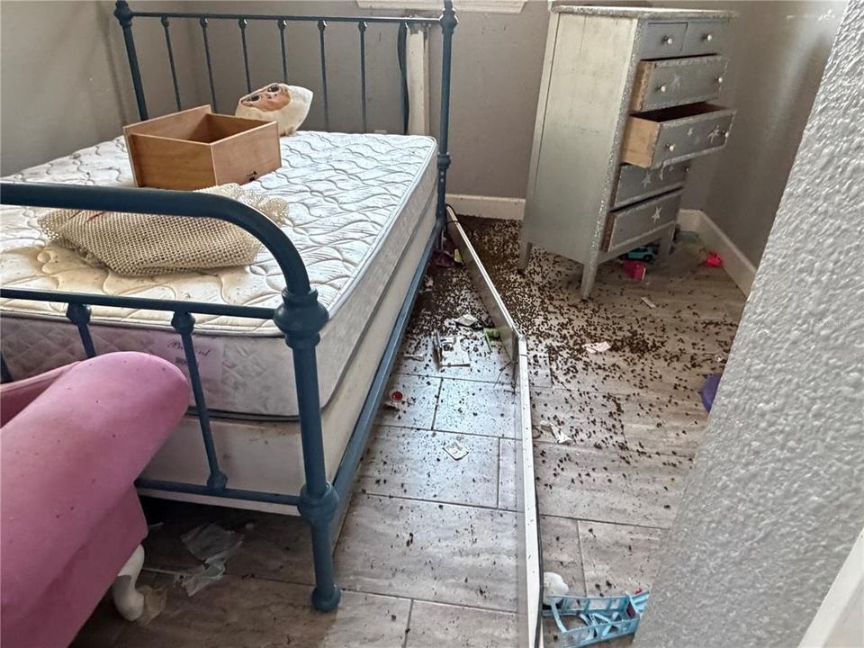 En Venta: $140,000 (4 camas, 2 baños, 1432 Pies cuadrados)
