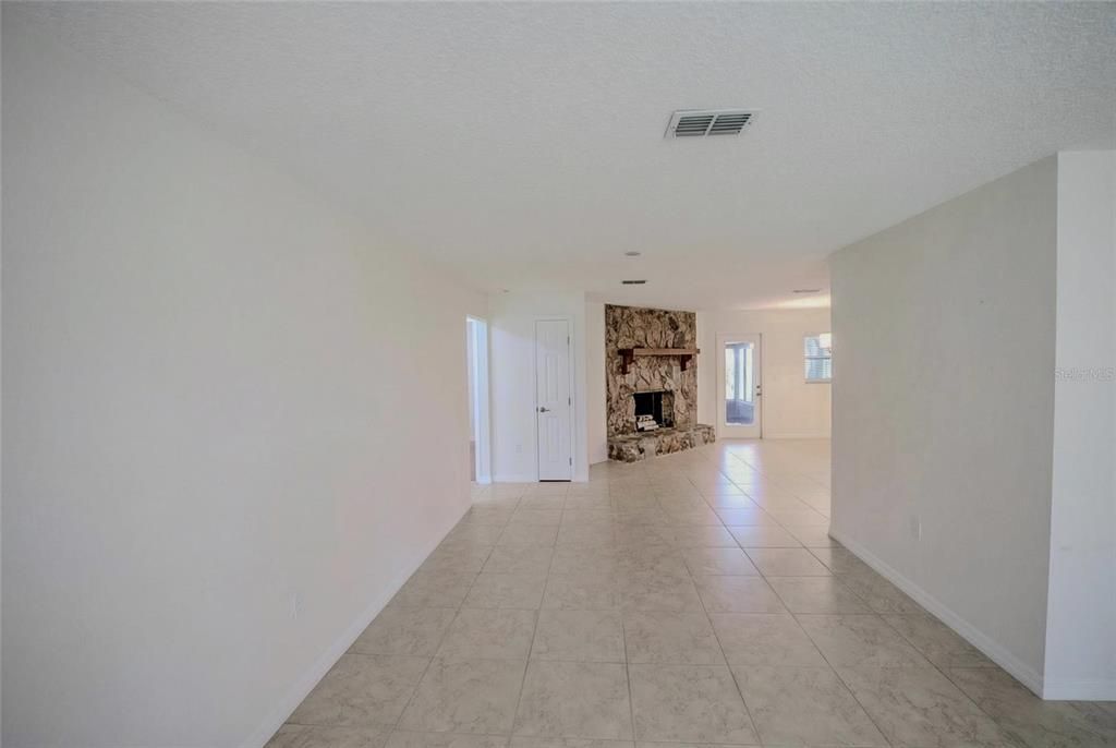 На продажу: $369,900 (3 спален, 2 ванн, 2082 Квадратных фут)