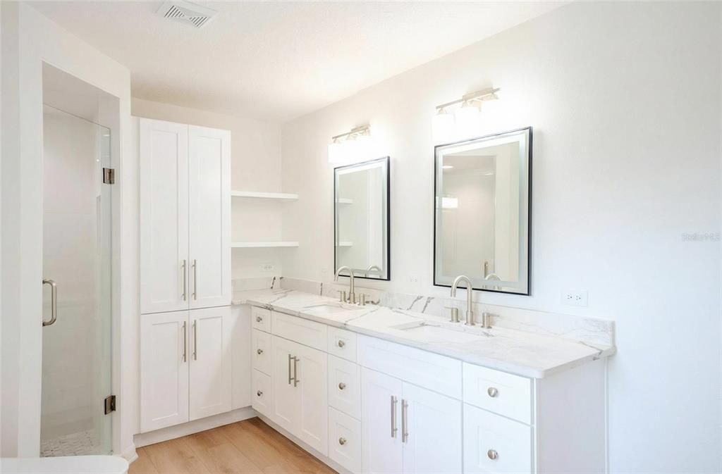 На продажу: $369,900 (3 спален, 2 ванн, 2082 Квадратных фут)