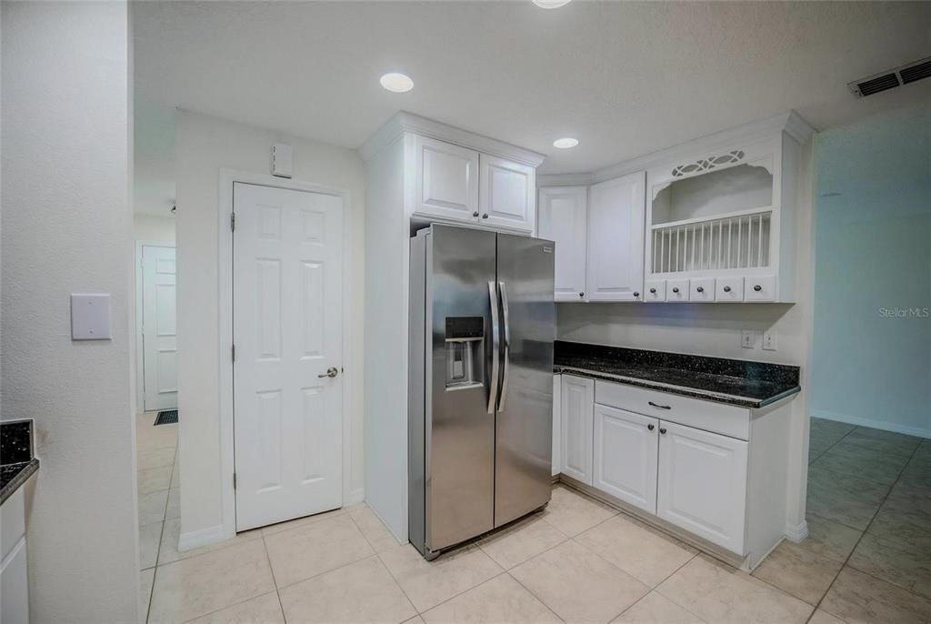 На продажу: $369,900 (3 спален, 2 ванн, 2082 Квадратных фут)